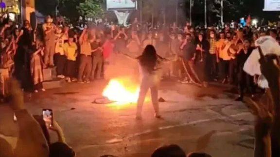 Protests In Iran Spread, Putting Government In Quandary