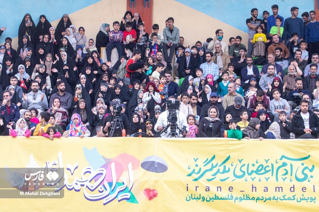 اعتراض امیررضا خادم: تماشای خانوادگی فوتبال در لیگ ممنوع است اما برای مداحان مشکلی ندارد