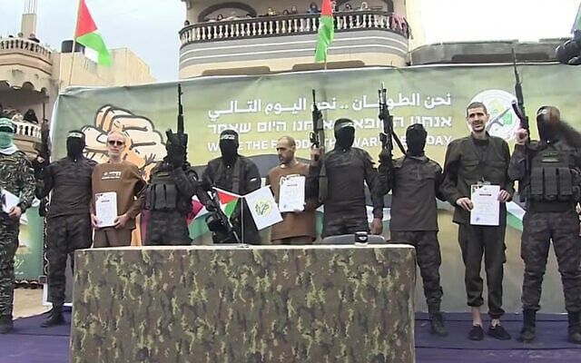 ۳ گروگان اسرائیلی آزاد و تحویل ارتش اسرائیل شدند