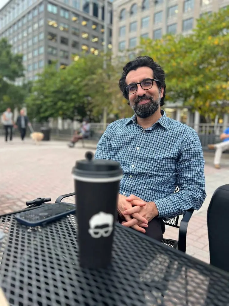 وحید عابدینی، فعال اصلاح‌طلب، از بازداشت پلیس مهاجرت آمریکا آزاد شد