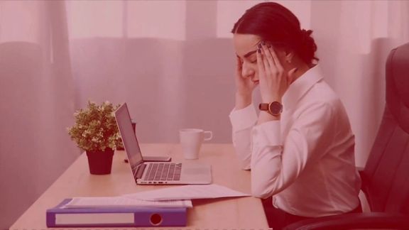 آیا حقِ داشتن «مرخصی با حقوق» در روزهای قاعدگی، نوعی زنستیزی است؟