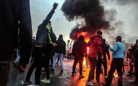 أكاديمي إيراني: لا يمكن التنبؤ بالاحتجاجات أو احتواؤها هذه المرة