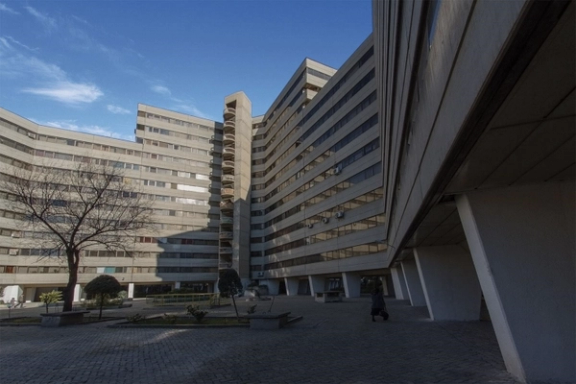 ساکنان اکباتان و تهرانسر در واکنش به اعدامهای صبح جمعه شعار مرگ بر خامنهای قاتل سر دادند