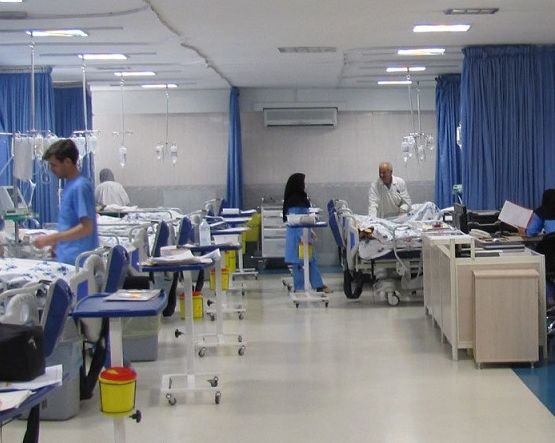 برلمانية إيرانية: مصير مجهول لـ 30 ألف طبيب وأزمة حادة بقطاع الصحة