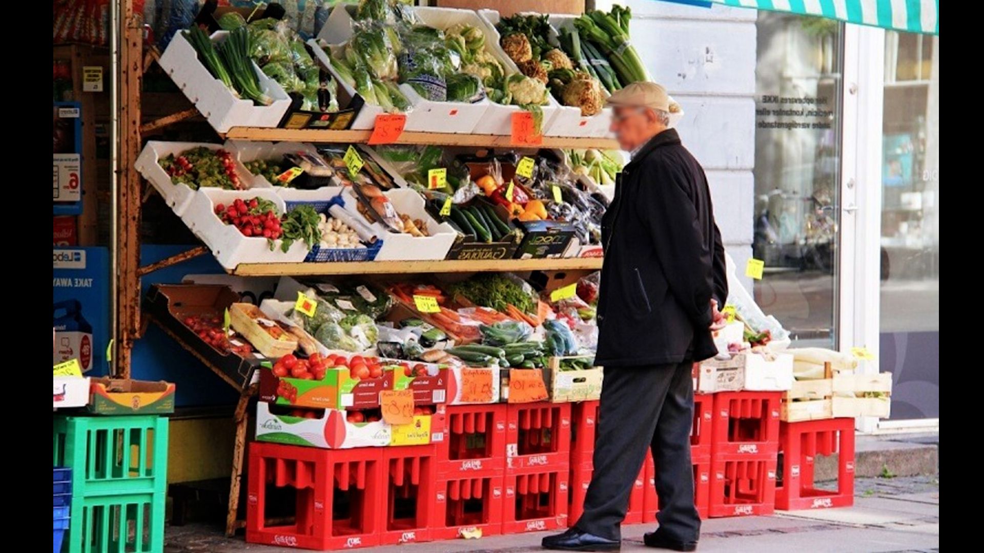 Business Owners Close Shops In Tehran To Protest Inflation
