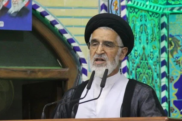 خطيب جمعة "يزد" بإيران: يجب استمرار الحرب حتى نطمئن تمامًا