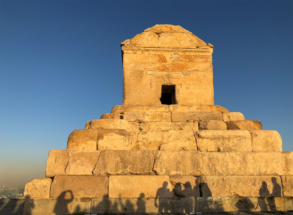 محبوبه رضایی در روز کوروش کبیر: سوگند یاد می‌کنیم پرچم ایران برافراشته بماند