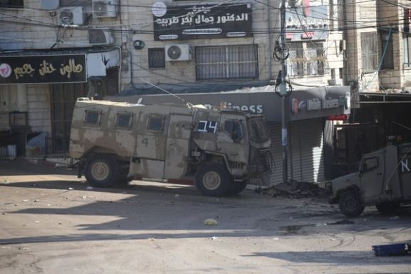 خودروهای نظامی اسرائیل در ارودگاه پناهنگدان طولکرم در کرانه باختری