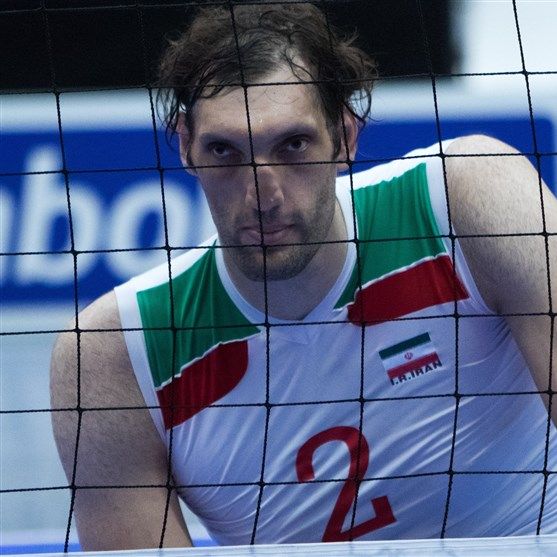 ستاره والیبال نشسته ایران به دلیل حمایت از اعتراضات سراسری ممنوع الخروج شد