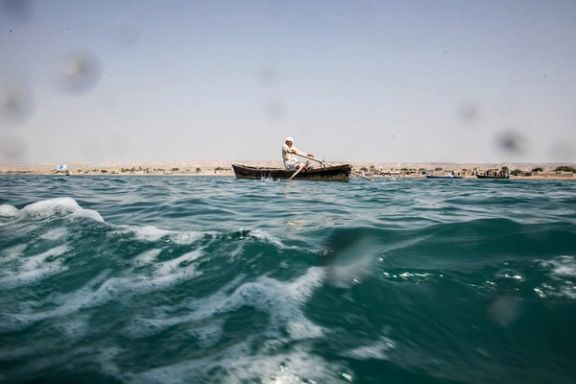 Iran minister sees Persian Gulf water as an option if the crisis deepens