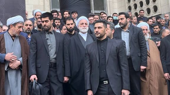 مقامهای حکومتی در حلقه فشرده محافظان در خاکسپاری مقیسه و رازینی شرکت کردند