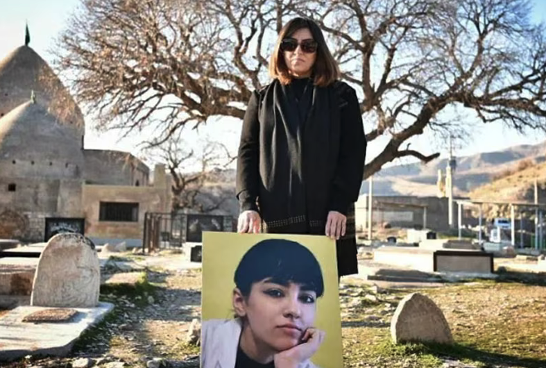 بی‌خبری از وضعیت نسرین شاکرمی، مادر دادخواه نیکا شاکرمی در زندان خرم‌آباد