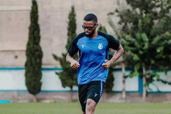 کوین یامگا به ستوه آمد: باشگاه ویزای خروج نمیدهد، چارهای جز کمکگرفتن از سفارت ندارم