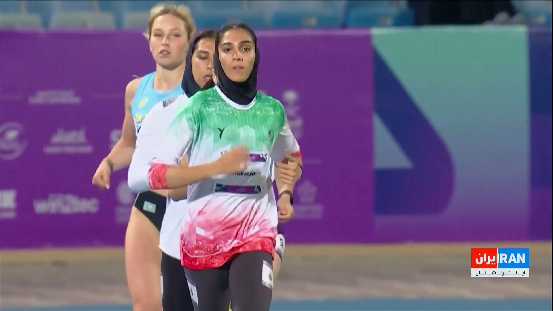 بازی‌های همبستگی اسلامی؛ حجاب اجباری زنان ایرانی، آینه‌ای از شکاف عمیق با جهان اسلام