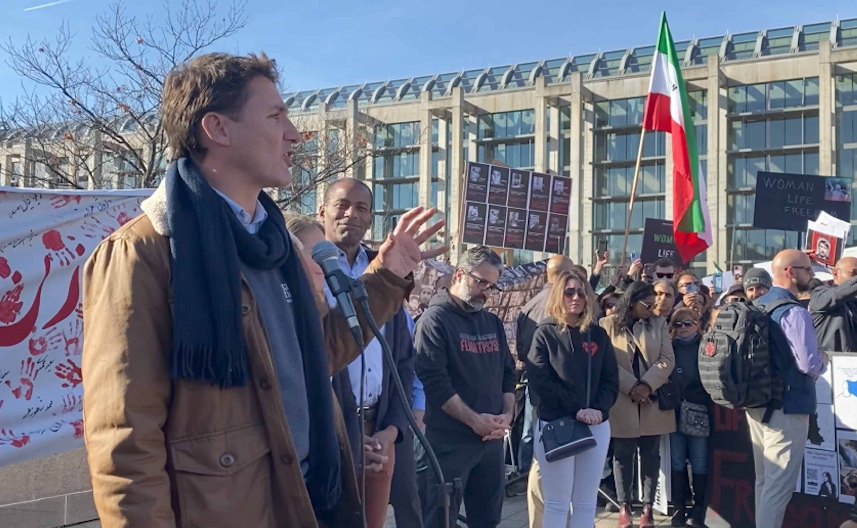 جاستن ترودو: كندا لن تكون مكانا آمنا لمسؤولي إيران بعد سقوط "الجمهورية الإسلامية"