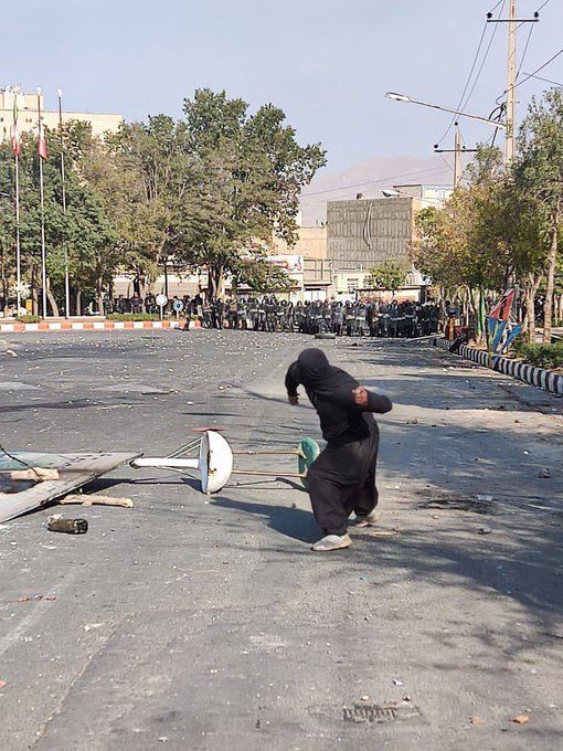 بازخوانی فایل سخنان مشاور امنیتی خامنه‌ای درباره «فلج تحلیلی» نظام در برابر خیزش انقلابی