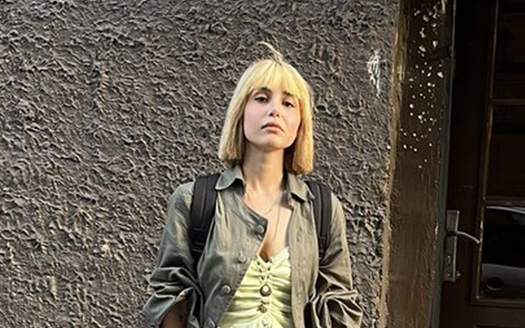 انتقال نازیلا معروفیان به بیمارستان در پی ضرب و شتم او هنگام بازداشت