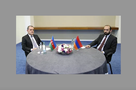 وزیران خارجه ارمنستان و آذربایجان برای اولین بار از زمان جنگ قرهباغ در تفلیس دیدار کردند
