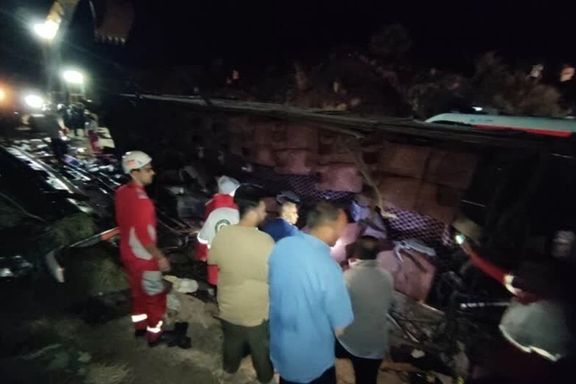 الهلال الأحمر الإيراني: مصرع 14 شخصا في انقلاب حافلة بمدينة كرمان