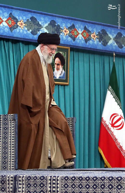 خامنه‌ای: شنیدن ترانه زنان که با هوش مصنوعی تولید شده برای مردها حرام است