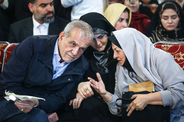 پزشکیان؛ نفی حق پوشش و نگاه تربیتی به زنان