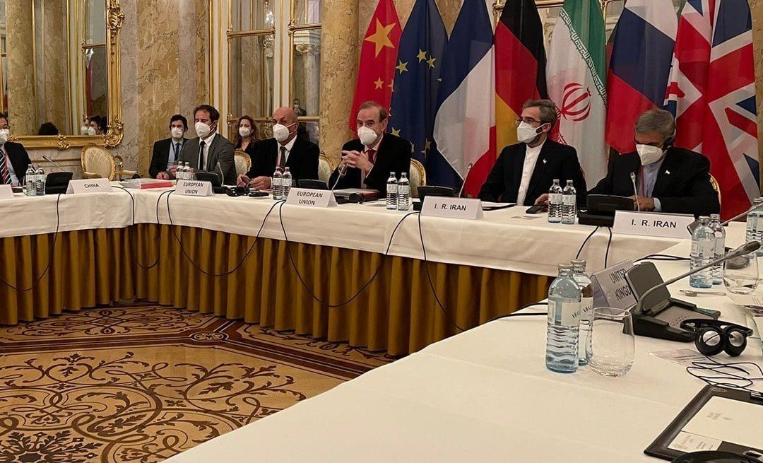 پایان کمیسیون مشترک برجام؛ اشاره مورا به عزم جدید برای توافق، تاکید باقری بر مواضع قبلی