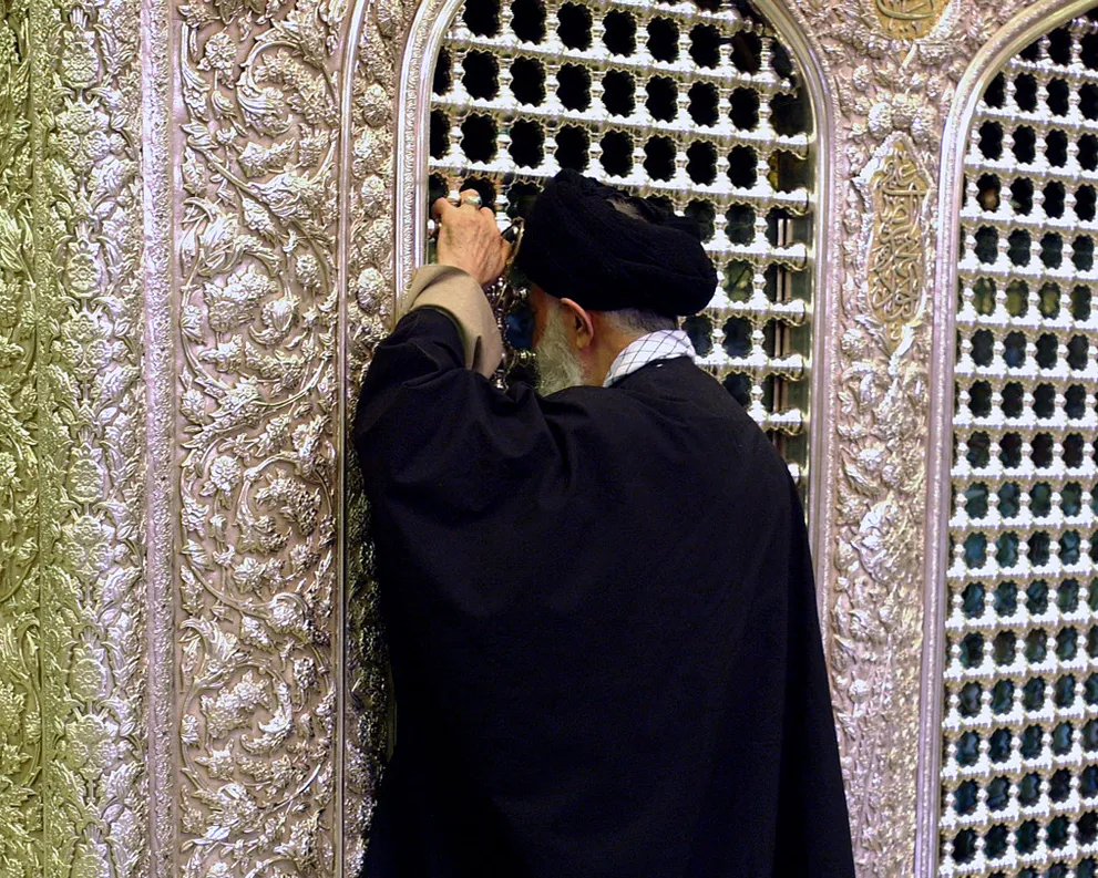 "نيويورك تايمز": خامنئي رشح ثلاثة خلفاء له خشية مقتله وضمانًا لبقاء هيكل النظام الإيراني 