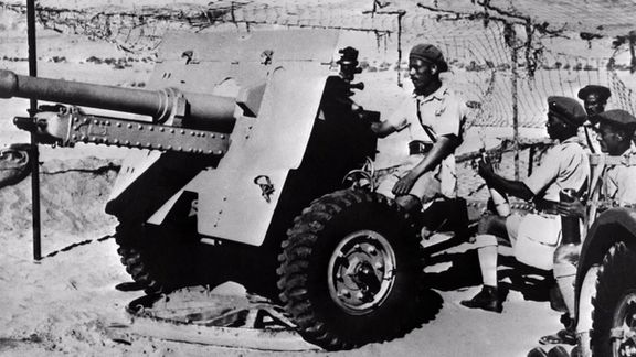 پیشروی تانکهای مصری در جنگ اعراب و اسرائیل، سال ۱۹۴۸- عکس: AFP