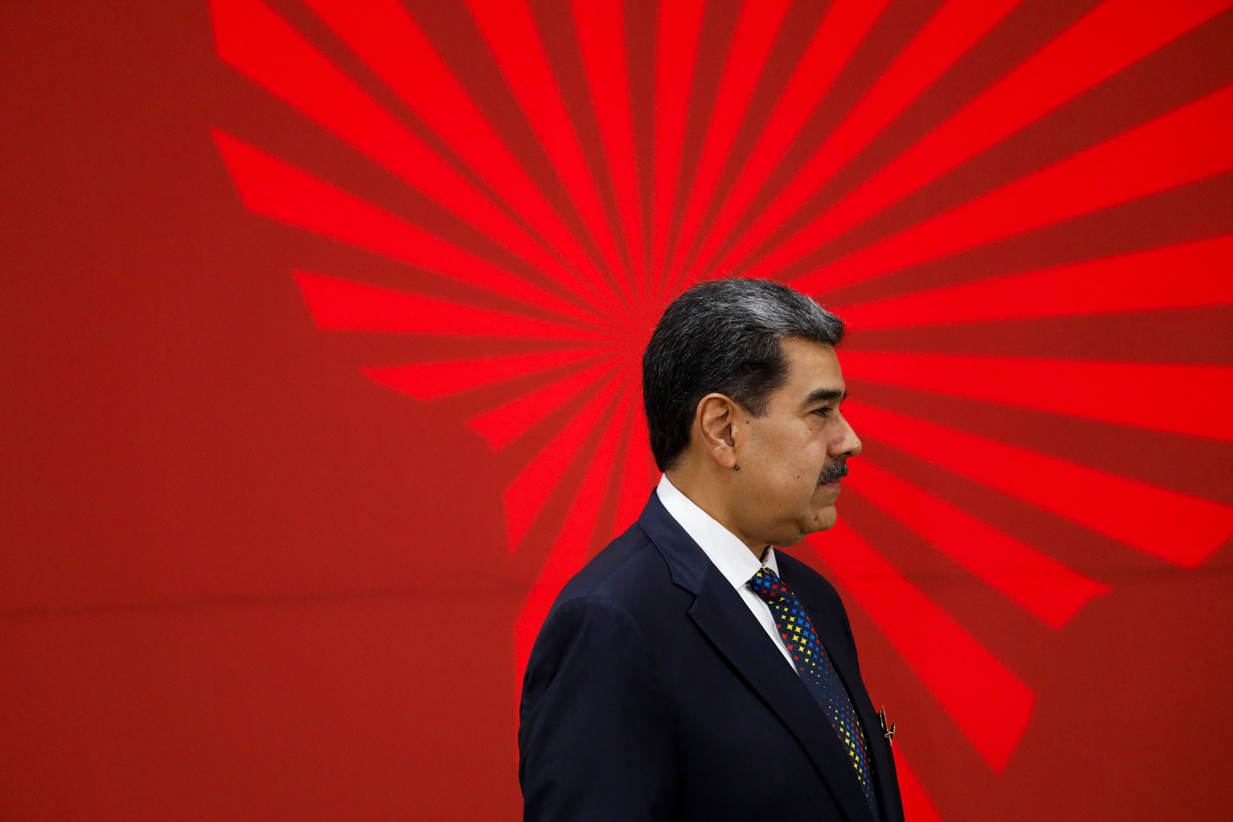 نیکولاس مادورو، رییس‌جمهوری کنونی ونزوئلا که به تقلب در انتخابات متهم شده