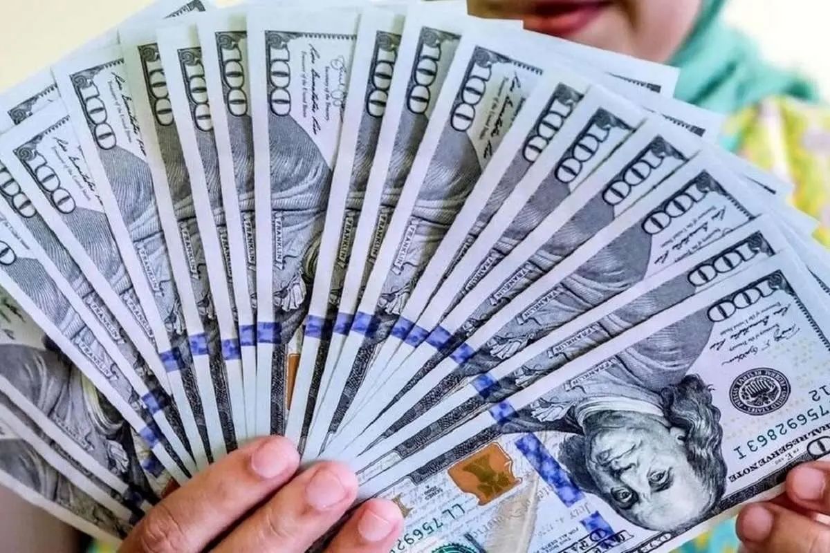 قیمت دلار  از  ۱۳۱ هزار تومان گذشت