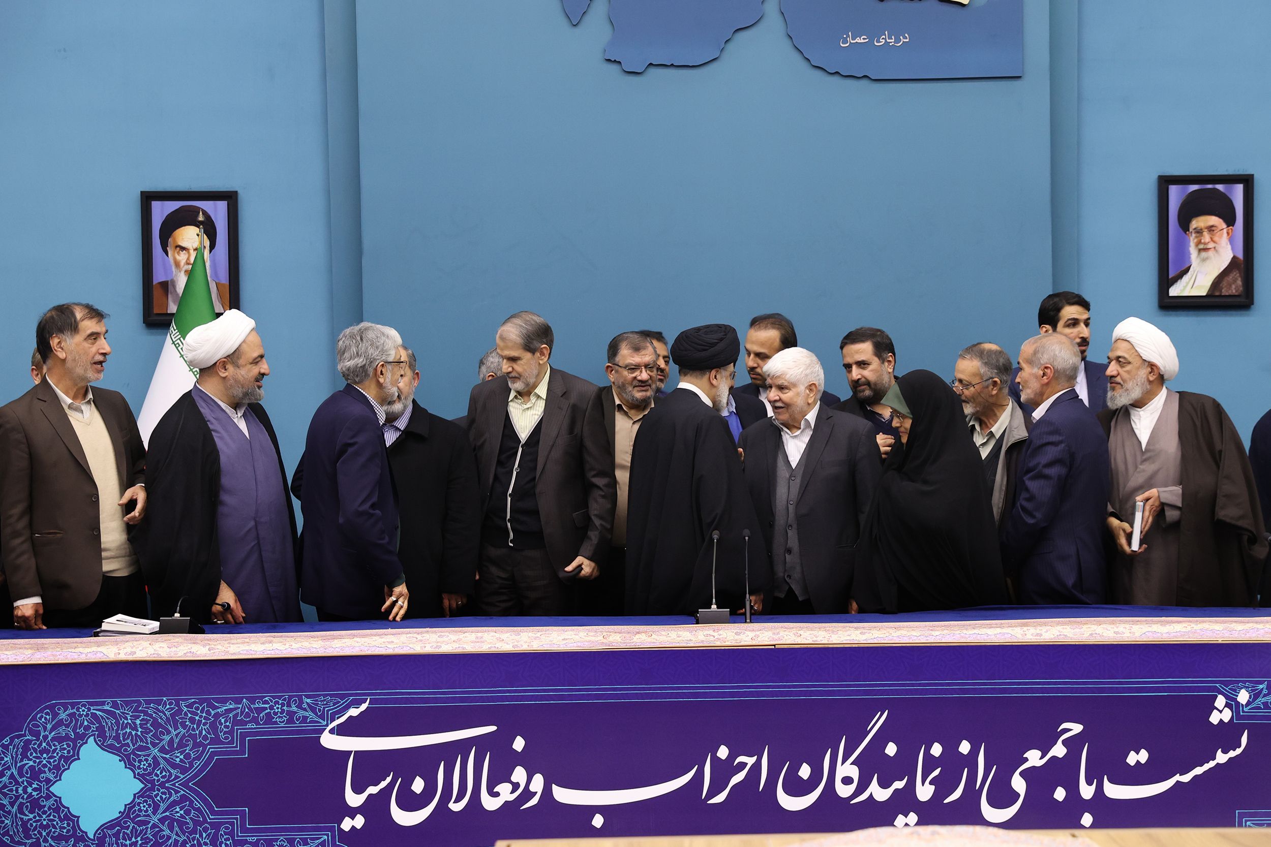 Raisi's Meeting With Politicians Seen As Deliberate Distraction 