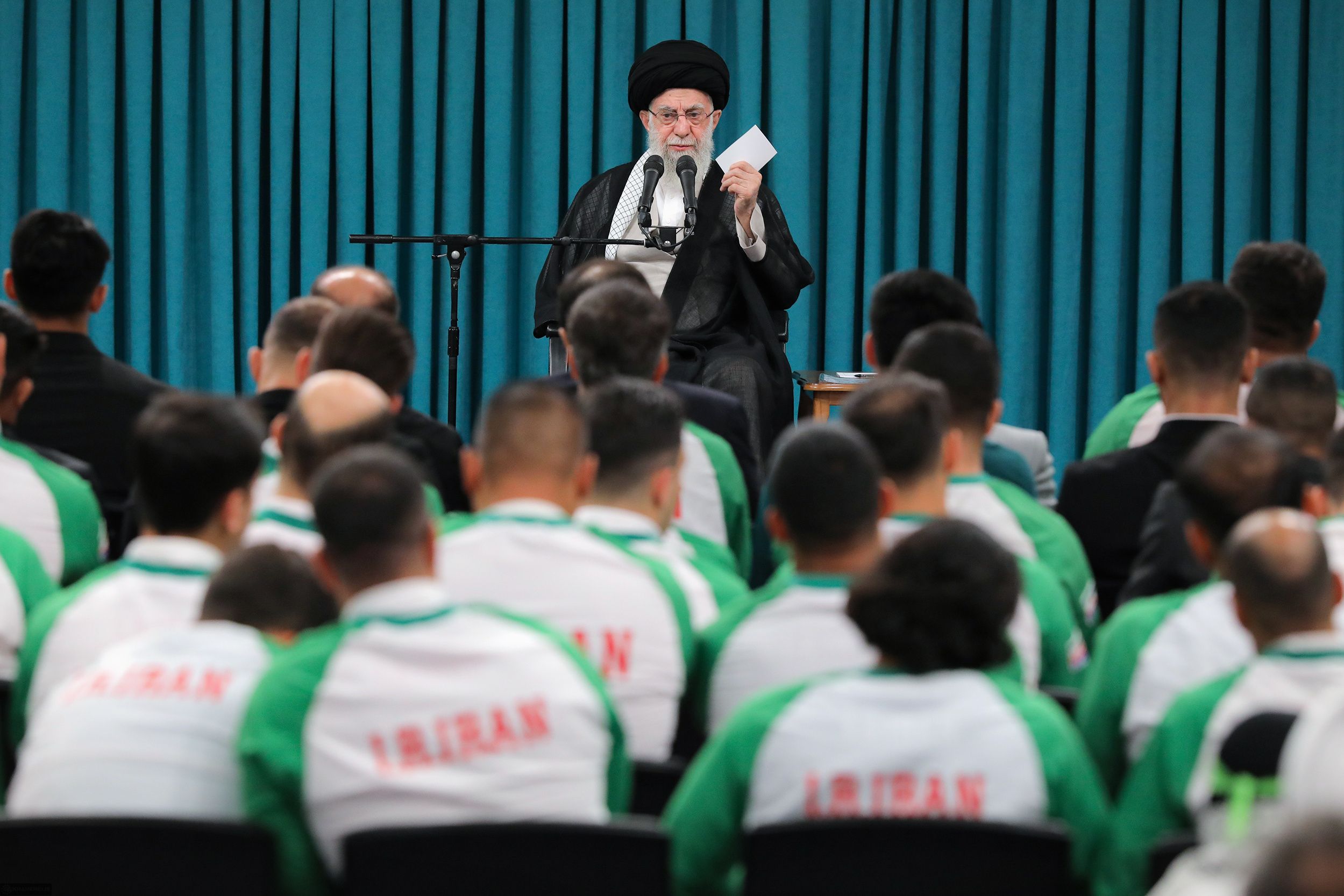 ادعای دبیرکل کمیته المپیک: خامنه‌ای ورزشکاران خیزش انقلابی را بخشید، رابطه با IOC درست شد