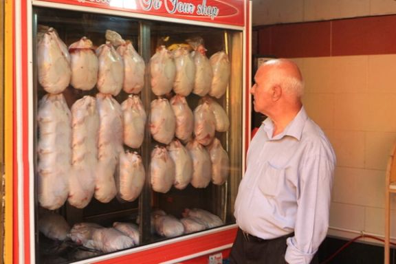 رییس شرکت تعاونی توسعه صنعت طیور : کمبود و گرانی مرغ، نتیجه سیاست غلط و دخالت دولت در بازار است