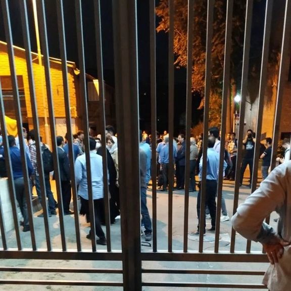 انتفاضة إيران: إضراب متواصل.. وانتهاكات حقوقية.. وطلاب محاصرون داخل أسوار الجامعة