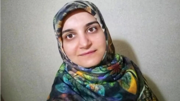 معاون وزیر خارجه: مهدیه اسفندیاری بهدلیل ممنوعیت حجاب سلول انفرادی را ترجیح داد