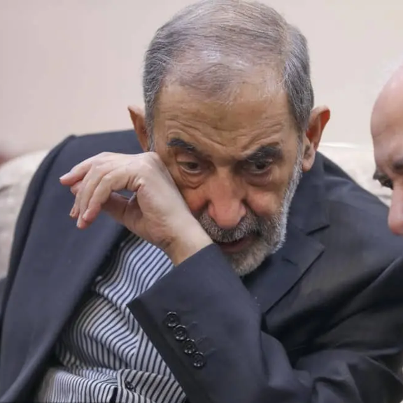 مستشار خامنئي: وجود حزب الله أهم من "الخبز" بالنسبة للبنان