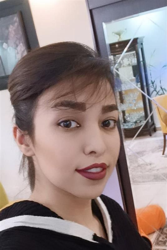 فرناز حسین‌زاده، طراح لباس، به ۴ سال و ۸ ماه زندان و ۷۴ ضربه شلاق محکوم شد