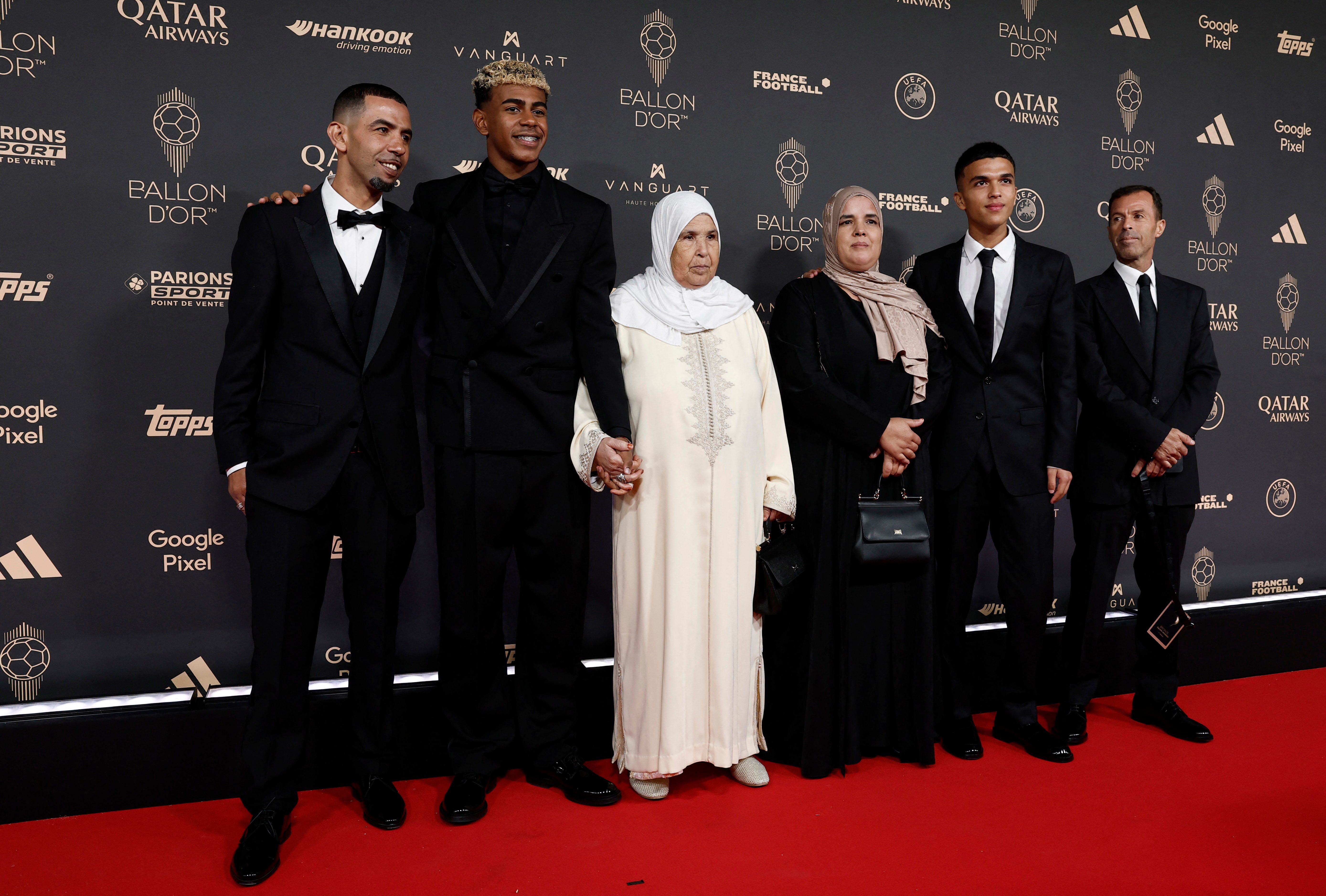 افشاگری خبرنگار فرانسوی؛ نفوذ بی‌سابقه پدر لامین یامال در باشگاه بارسلونا