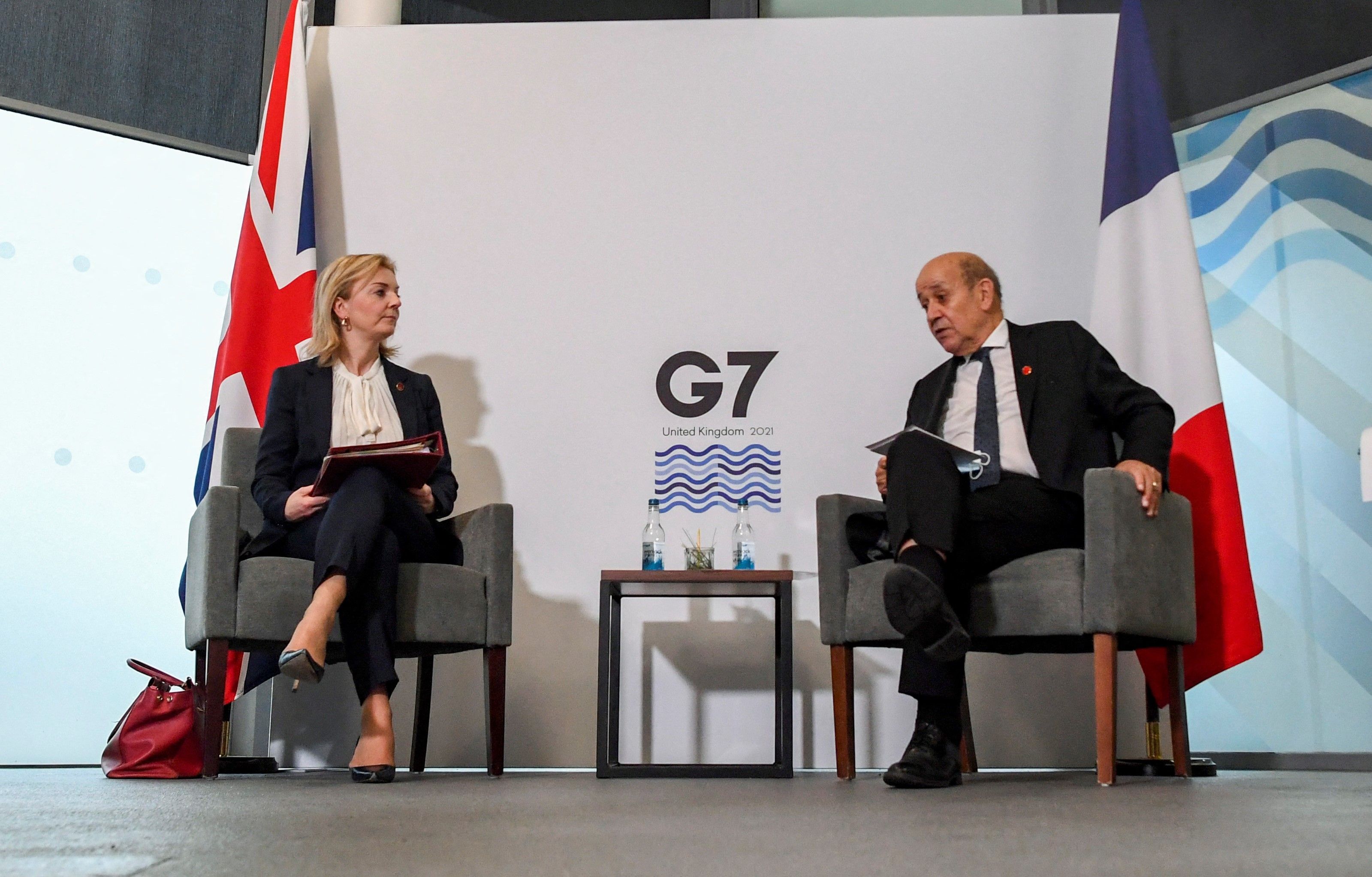 British and French foreign ministers at the G7 meeting on December 10.