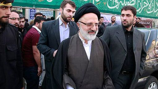 قائم‌مقام دفتر خامنه‌ای و چند مقام دیگر  برای خروج از ایران با روسیه وارد مذاکره شدند