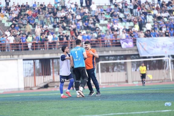 جنجال تازه در گیلان؛ کتککاری لیدر با دروازهبان داماش، وسط بازی با نساجی