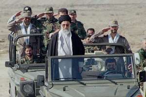 خامنهای؛ رهبری با عینک نظامی و امنیتی