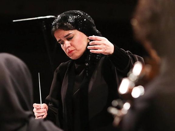 In a first since 1979 Revolution, a woman conducts the Tehran Symphony