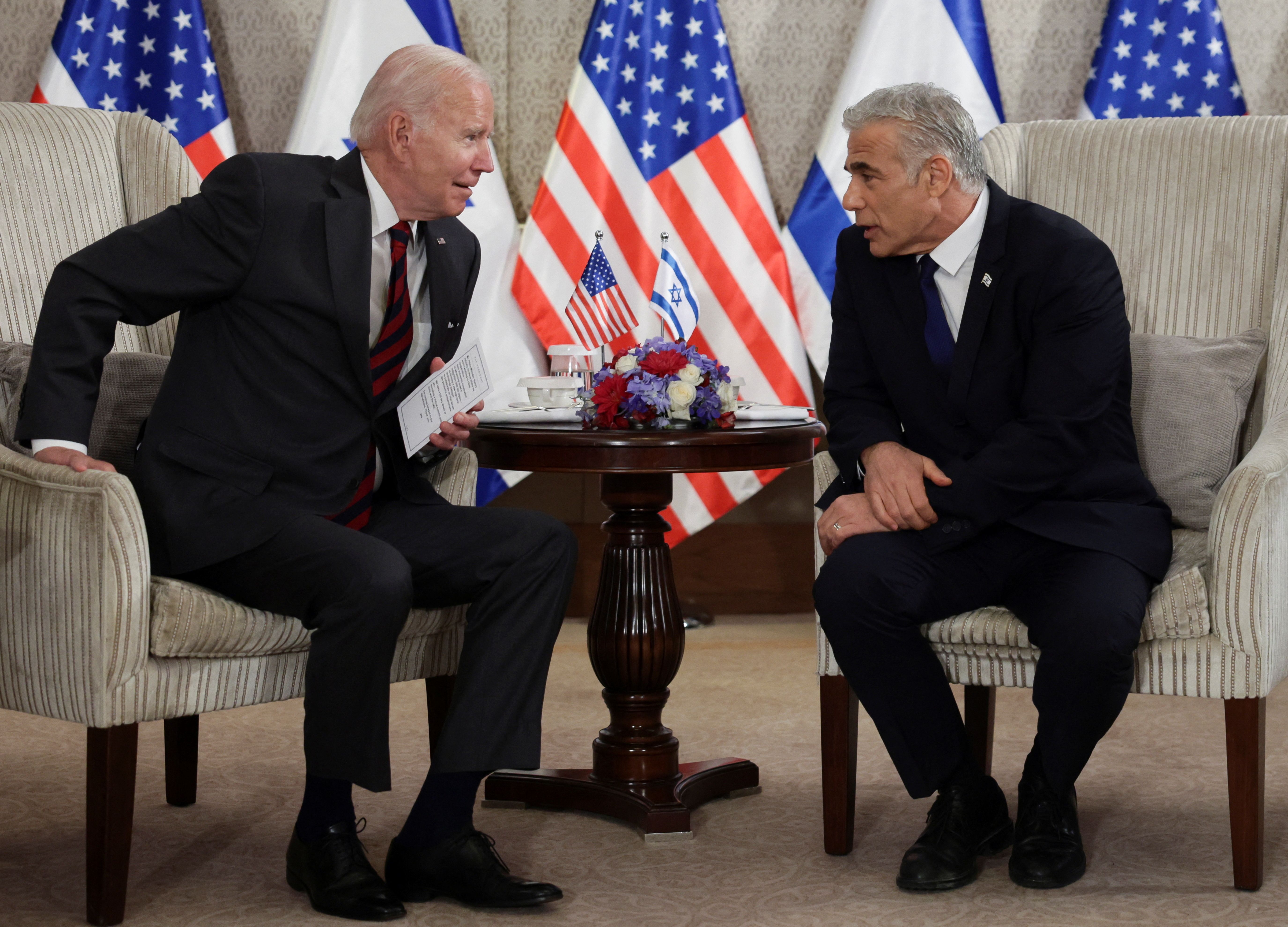 في لقاء بايدن ولابيد.. أميركا وإسرائيل تتعهدان بمنع إيران من امتلاك أسلحة نووية