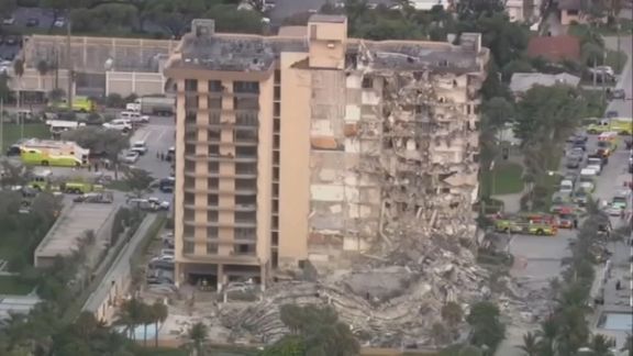 شمار جانباختگان حادثه فروریختن یک ساختمان مسکونی در میامی آمریکا به پنج نفر رسید