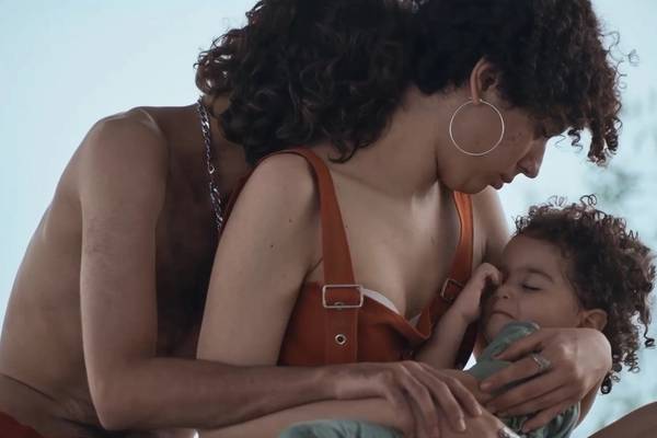 «سزارین ویکند»؛ برهنه تا ظهر با سرعت