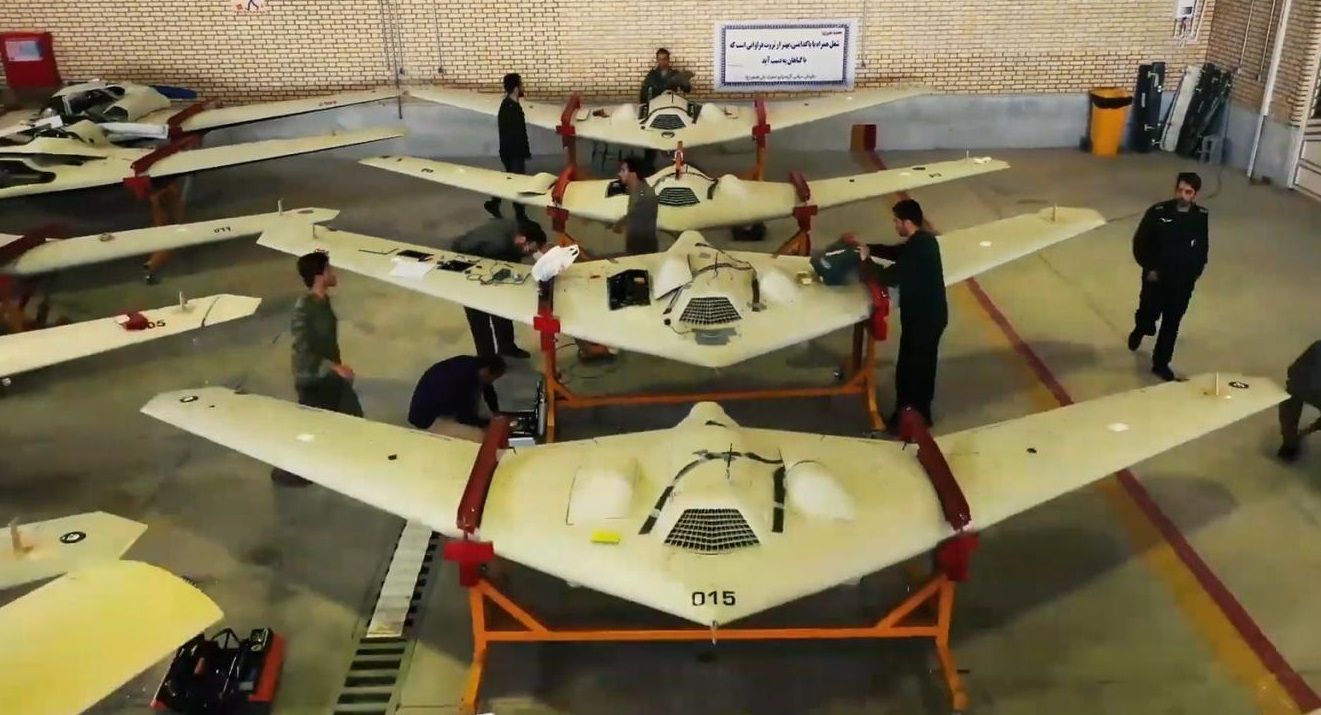 إيران تلتزم الصمت إزاء إسقاط طائرتها المسيرة في أوكرانيا.. وتعليق أميركي وبريطاني