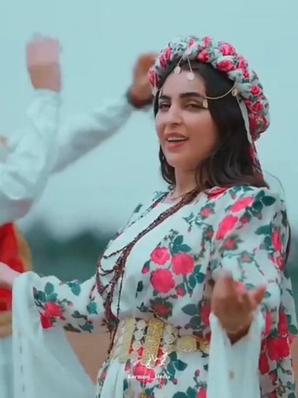 الأمن الإيراني يعتقل مغنية كردية وحجب حسابها على "إنستغرام"