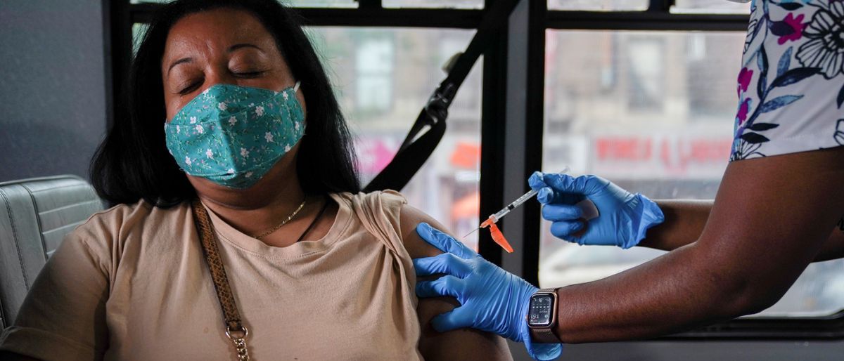 سازمان غذا و داروی آمریکا با ارائه دوز تکمیلی واکسن کرونا به افراد بالای ۱۶ سال مخالفت کرد