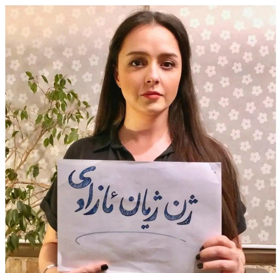 نوشین جعفری در یادداشتی از زندان، پرونده‌سازی‌ها علیه ترانه علیدوستی را محکوم کرد